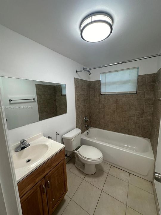 For Rent: $1,900 (2 beds, 2 baths, 950 Square Feet)