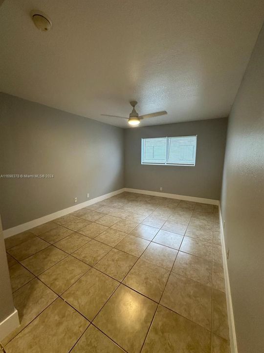 For Rent: $1,900 (2 beds, 2 baths, 950 Square Feet)