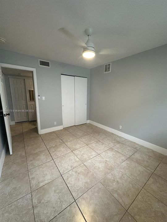 For Rent: $1,900 (2 beds, 2 baths, 950 Square Feet)