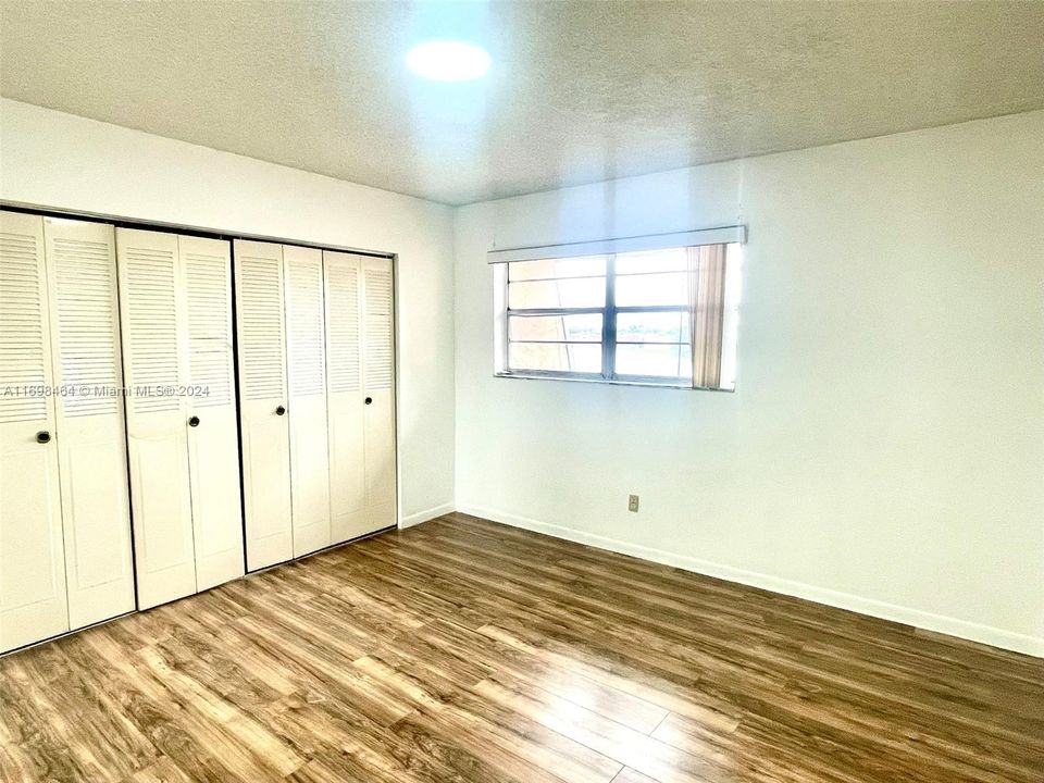 For Rent: $2,200 (2 beds, 1 baths, 1114 Square Feet)