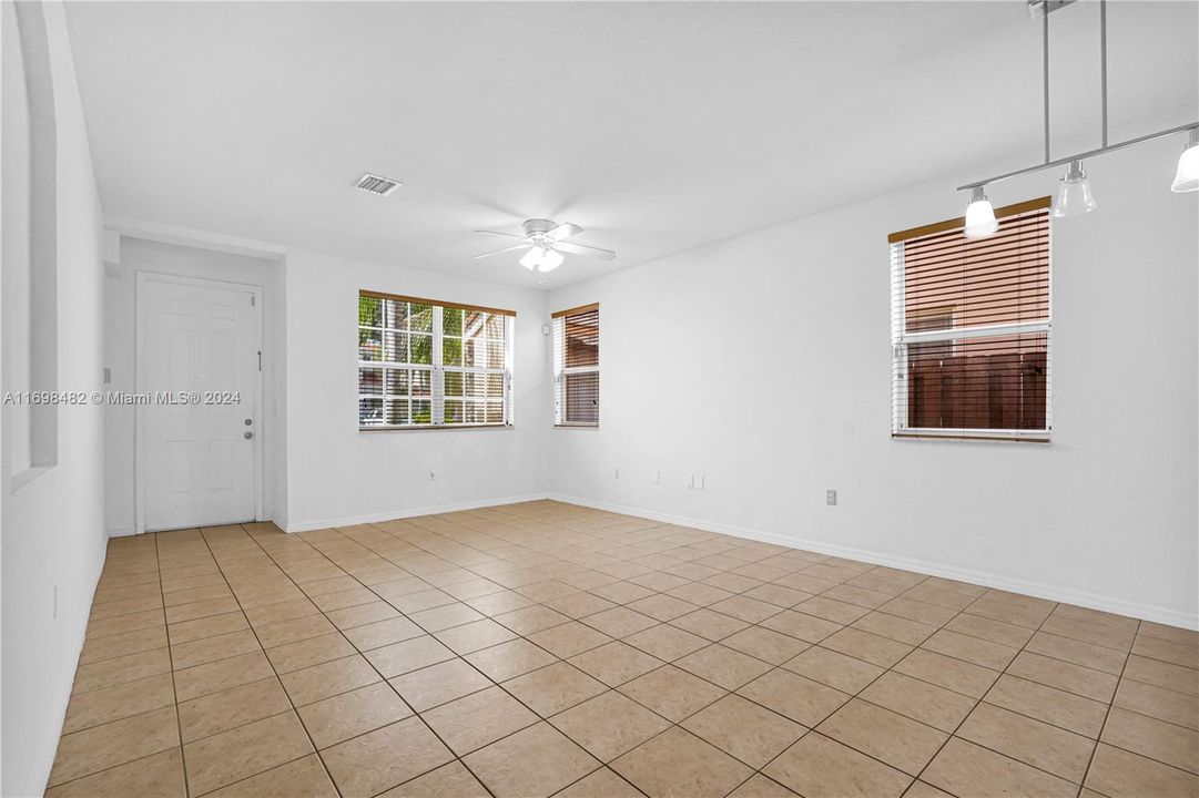 For Rent: $3,200 (3 beds, 2 baths, 1687 Square Feet)