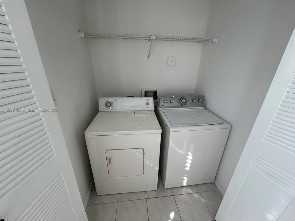 For Rent: $2,300 (2 beds, 2 baths, 1100 Square Feet)