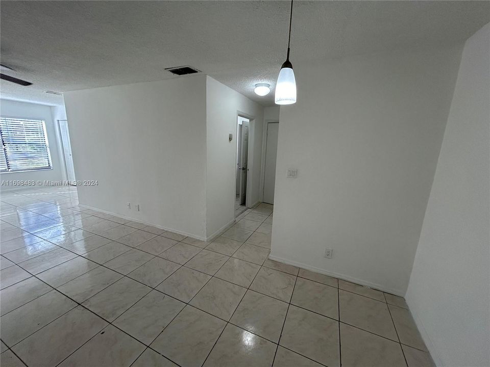 For Rent: $2,300 (2 beds, 2 baths, 1100 Square Feet)