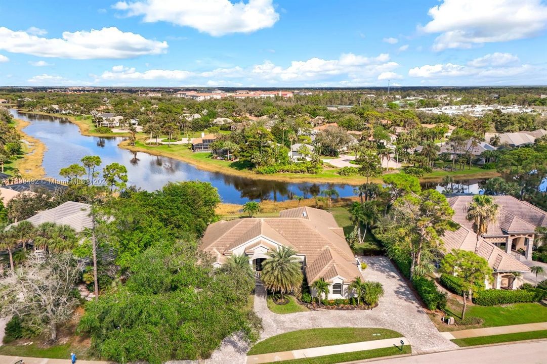 Active With Contract: $2,599,000 (4 beds, 4 baths, 4089 Square Feet)