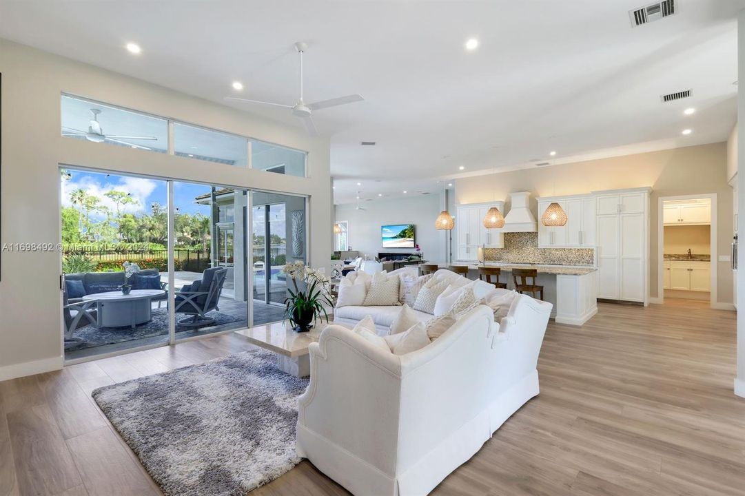 Active With Contract: $2,599,000 (4 beds, 4 baths, 4089 Square Feet)