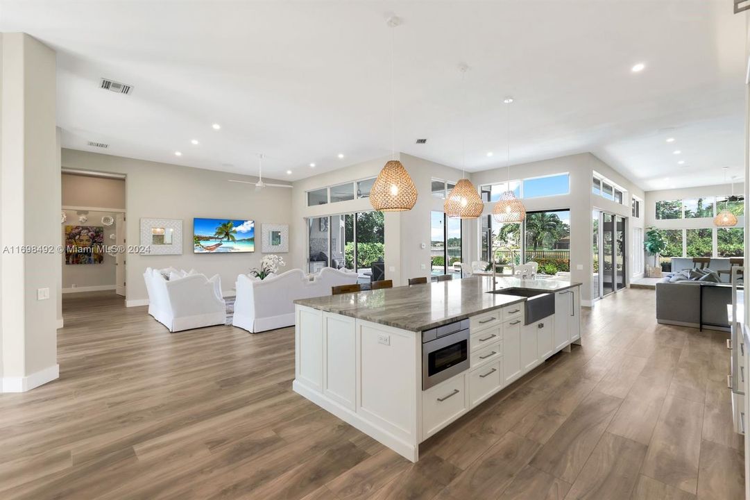 Active With Contract: $2,599,000 (4 beds, 4 baths, 4089 Square Feet)