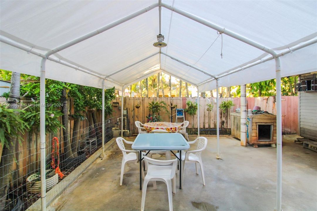 For Sale: $649,000 (4 beds, 2 baths, 2278 Square Feet)