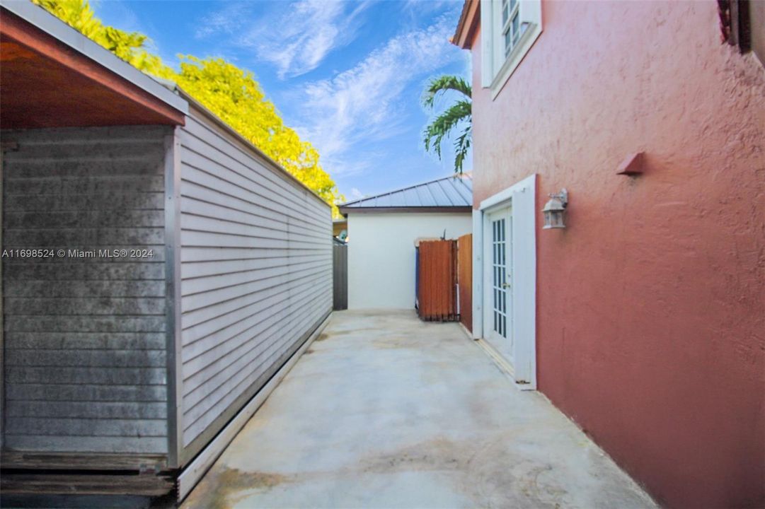 For Sale: $649,000 (4 beds, 2 baths, 2278 Square Feet)