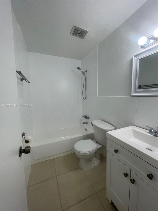 For Sale: $255,000 (2 beds, 1 baths, 775 Square Feet)