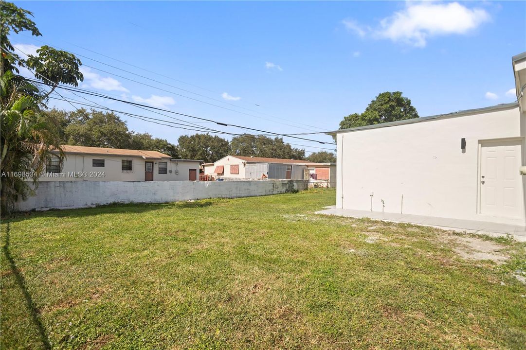 For Sale: $699,000 (4 beds, 2 baths, 1816 Square Feet)