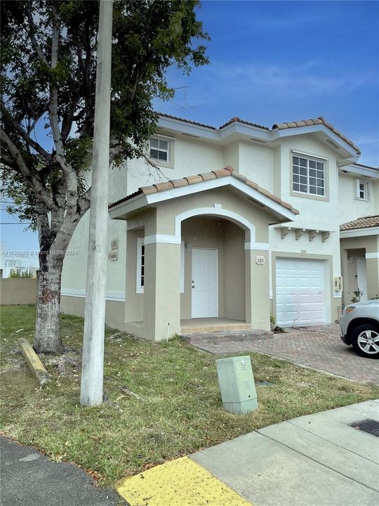 For Sale: $394,999 (3 beds, 2 baths, 1676 Square Feet)