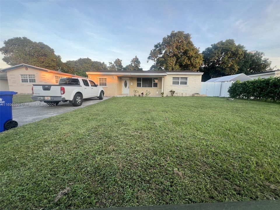 For Sale: $394,000 (3 beds, 2 baths, 1244 Square Feet)