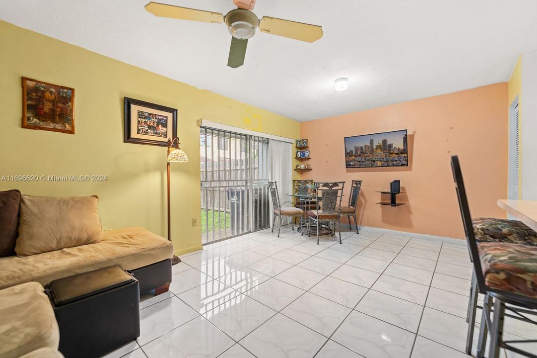 For Sale: $275,000 (3 beds, 1 baths, 1215 Square Feet)