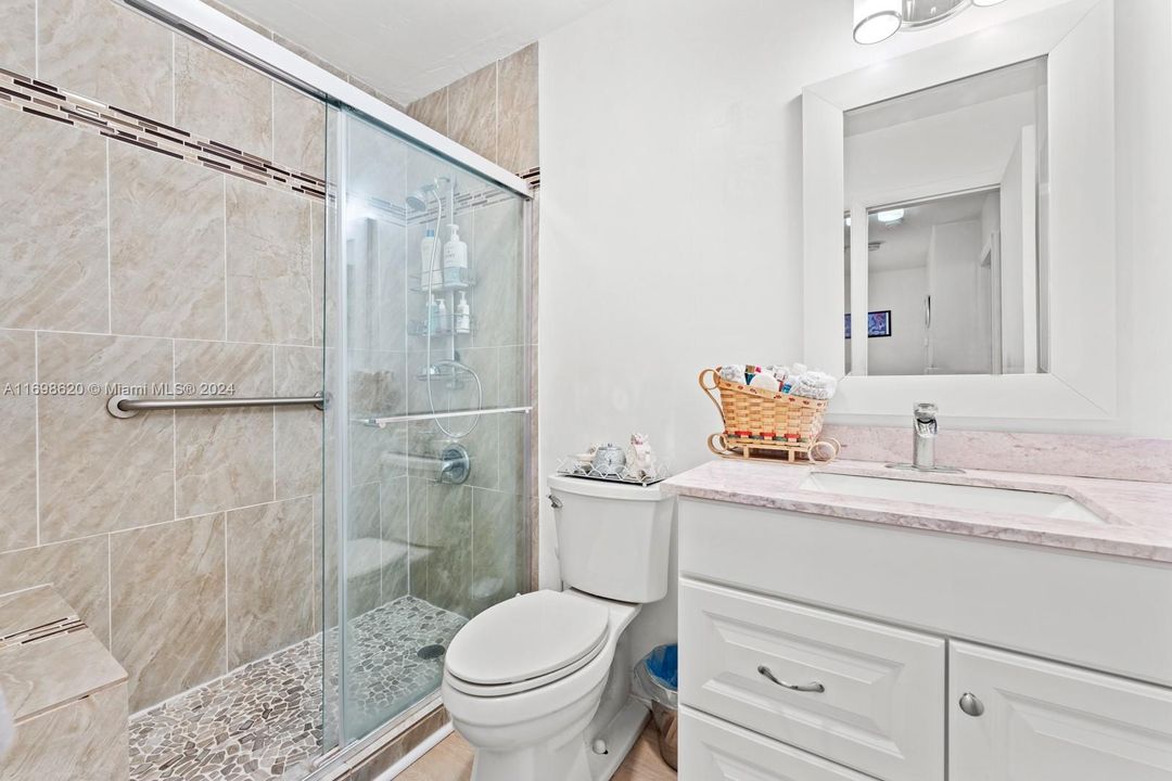 For Sale: $275,000 (3 beds, 1 baths, 1215 Square Feet)