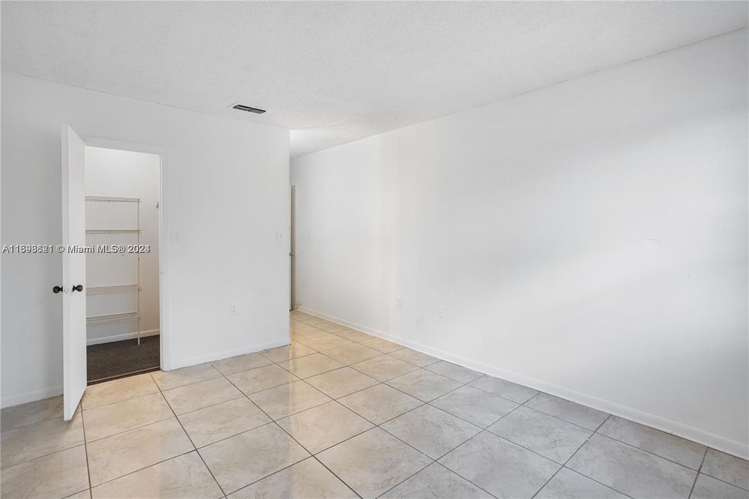 For Rent: $2,200 (2 beds, 2 baths, 1084 Square Feet)