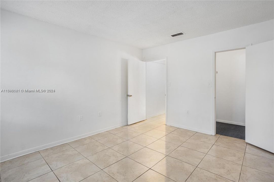 For Rent: $2,200 (2 beds, 2 baths, 1084 Square Feet)