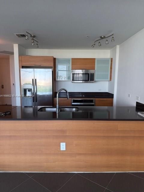 For Rent: $4,100 (2 beds, 2 baths, 1181 Square Feet)