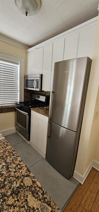 For Rent: $2,000 (0 beds, 1 baths, 538 Square Feet)