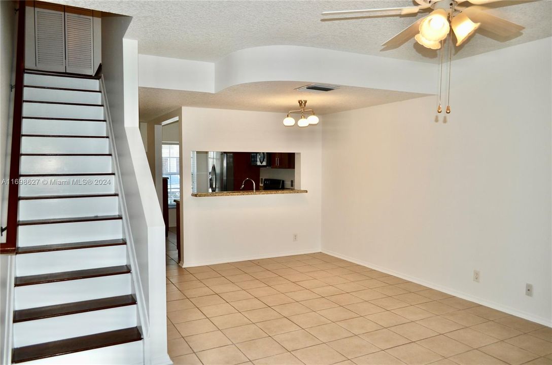 For Sale: $380,000 (2 beds, 2 baths, 1110 Square Feet)