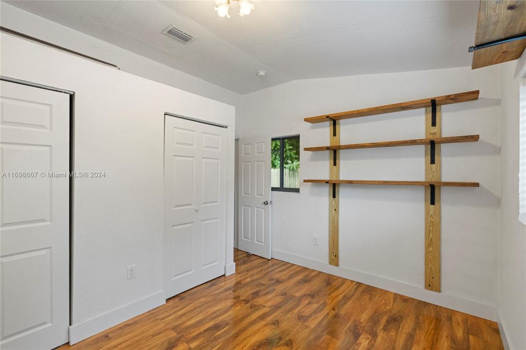 For Rent: $3,000 (2 beds, 2 baths, 1237 Square Feet)