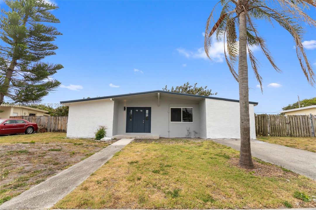 For Sale: $440,000 (4 beds, 2 baths, 1148 Square Feet)