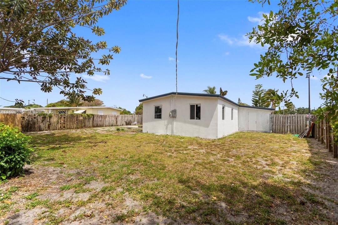 For Sale: $440,000 (4 beds, 2 baths, 1148 Square Feet)