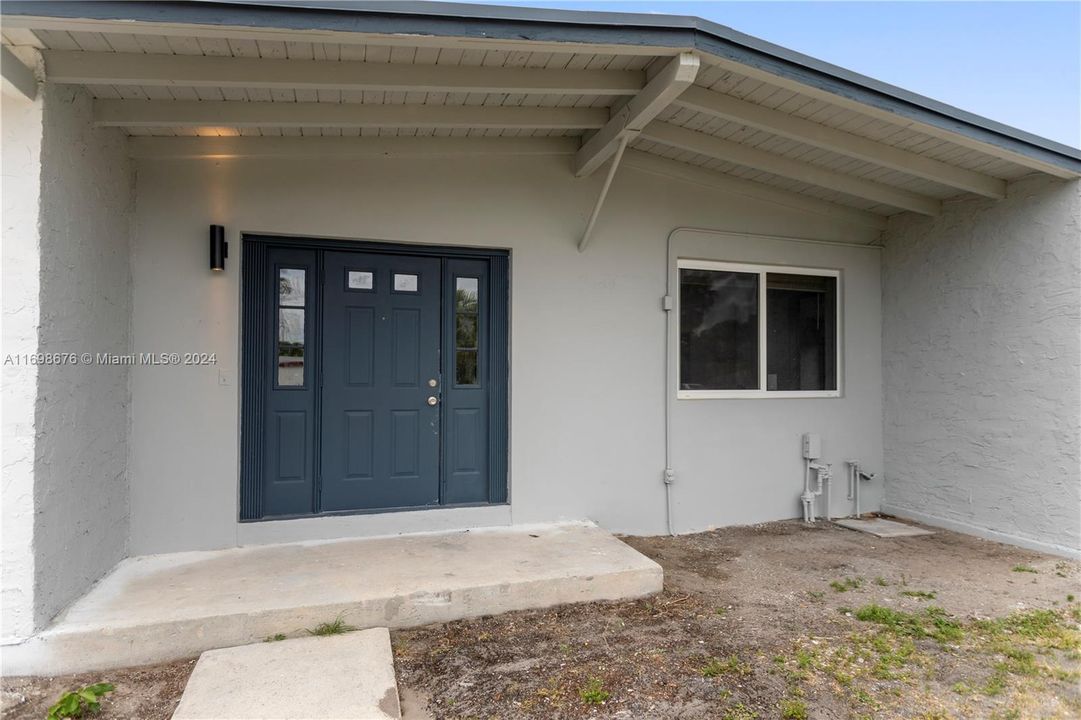 For Sale: $440,000 (4 beds, 2 baths, 1148 Square Feet)