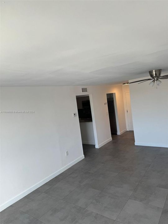 For Rent: $2,600 (2 beds, 2 baths, 934 Square Feet)