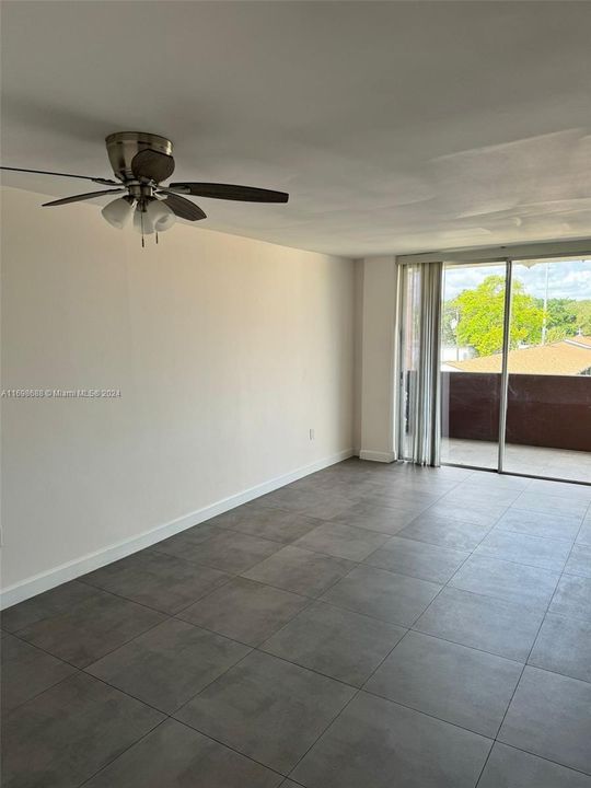 For Rent: $2,600 (2 beds, 2 baths, 934 Square Feet)