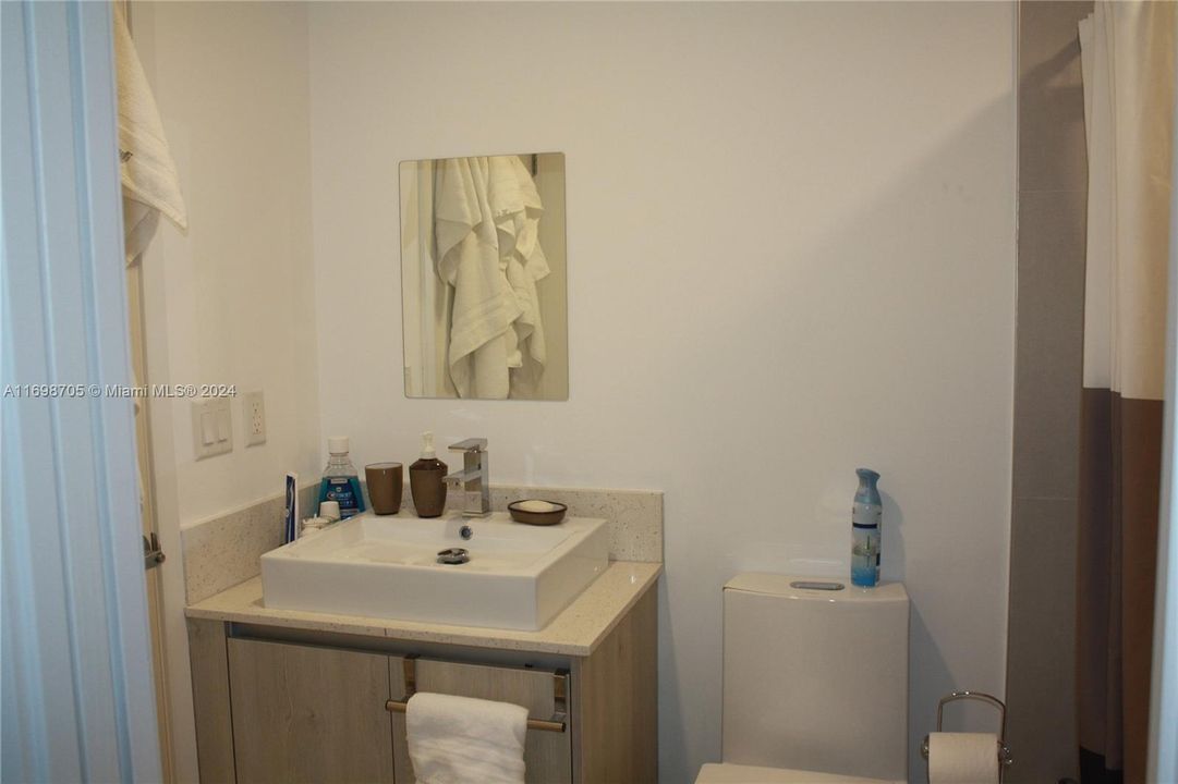 2nd bathroom