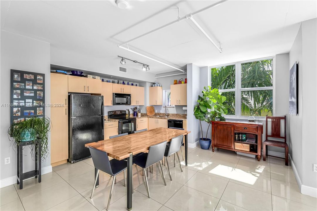 For Sale: $510,000 (1 beds, 1 baths, 1134 Square Feet)