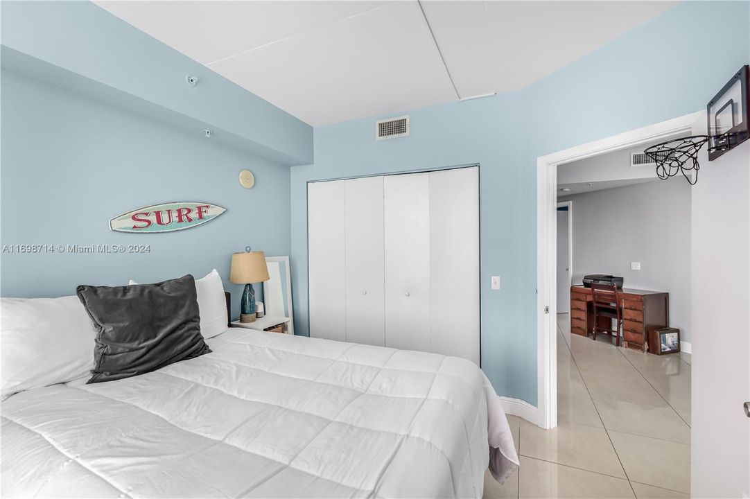 For Sale: $510,000 (1 beds, 1 baths, 1134 Square Feet)