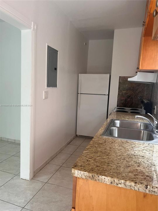 For Rent: $2,250 (2 beds, 1 baths, 1000 Square Feet)