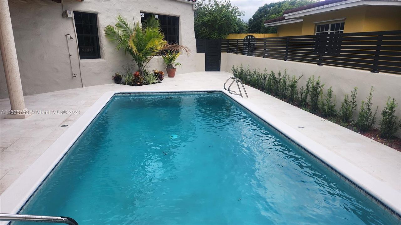 En Venta: $1,750,000 (5 camas, 3 baños, 3757 Pies cuadrados)