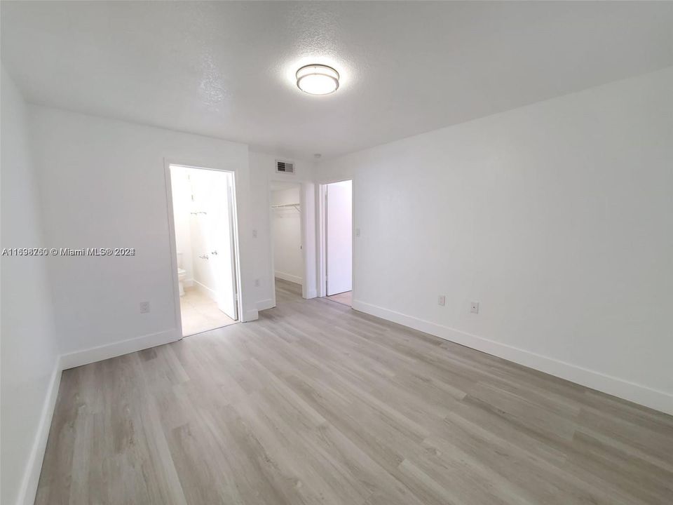 For Rent: $2,499 (2 beds, 2 baths, 1053 Square Feet)