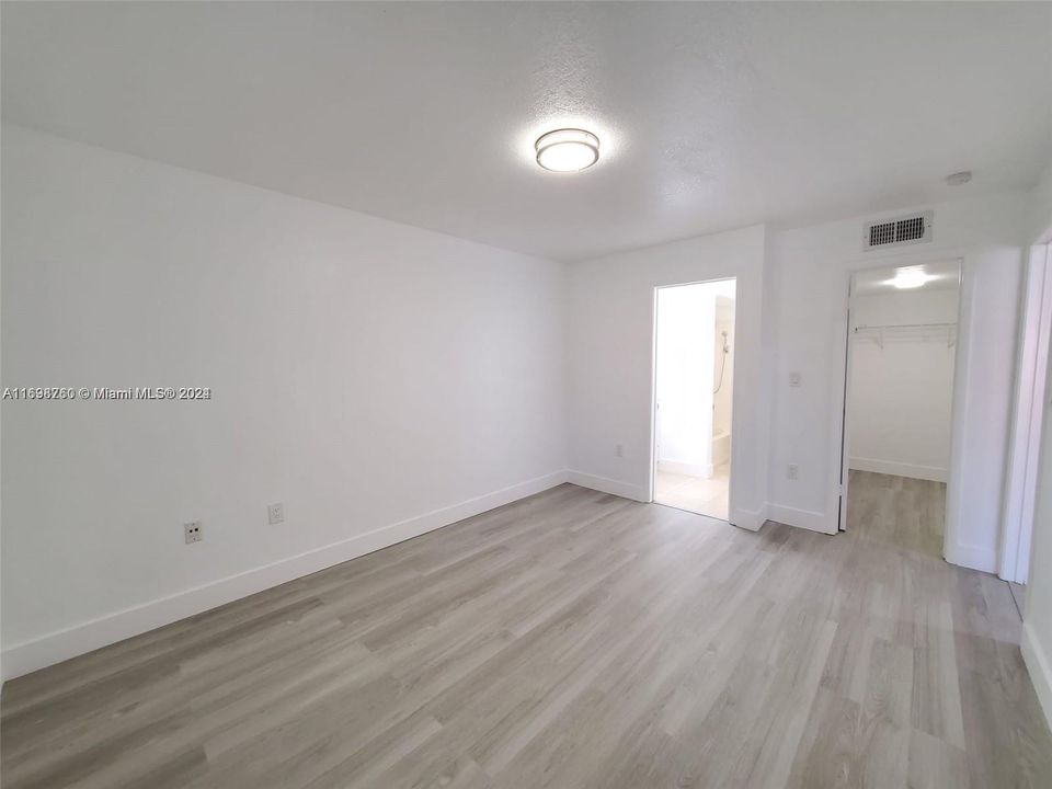 For Rent: $2,499 (2 beds, 2 baths, 1053 Square Feet)