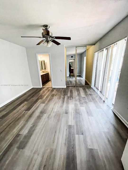 Active With Contract: $1,950 (2 beds, 2 baths, 1236 Square Feet)