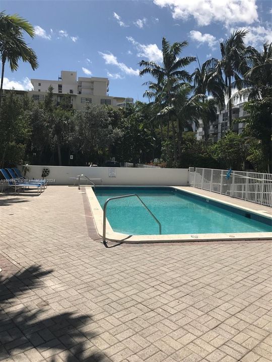 En Venta: $700,000 (2 camas, 2 baños, 1070 Pies cuadrados)