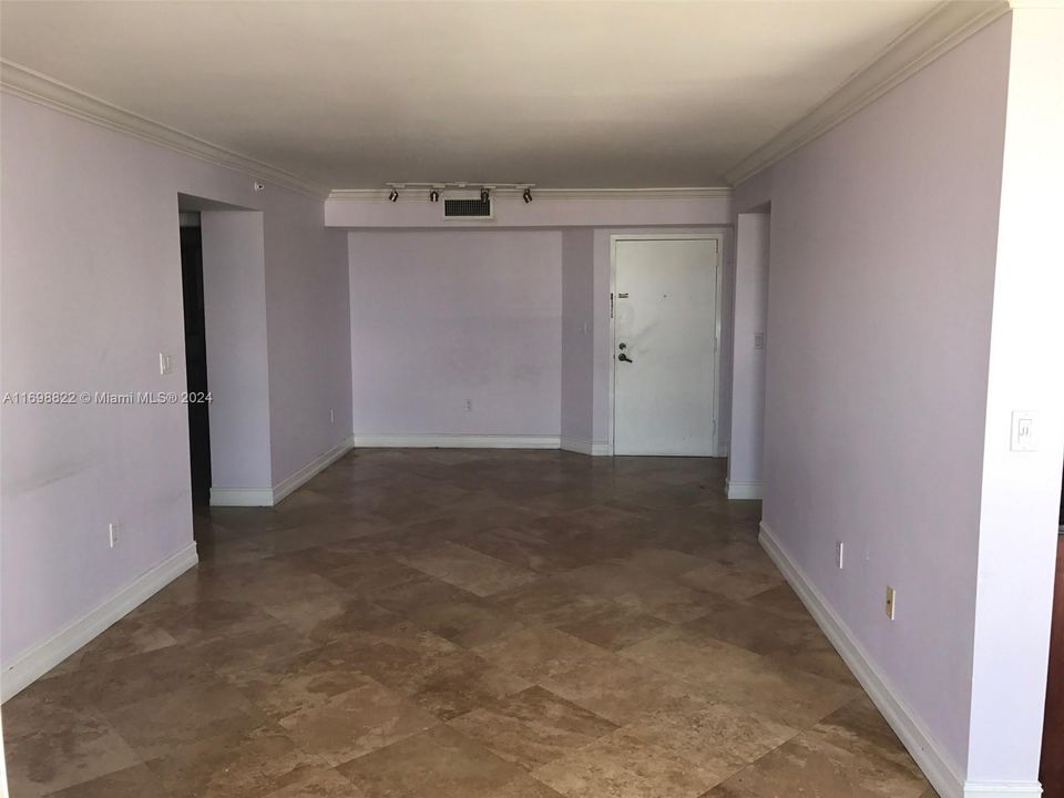 En Venta: $700,000 (2 camas, 2 baños, 1070 Pies cuadrados)