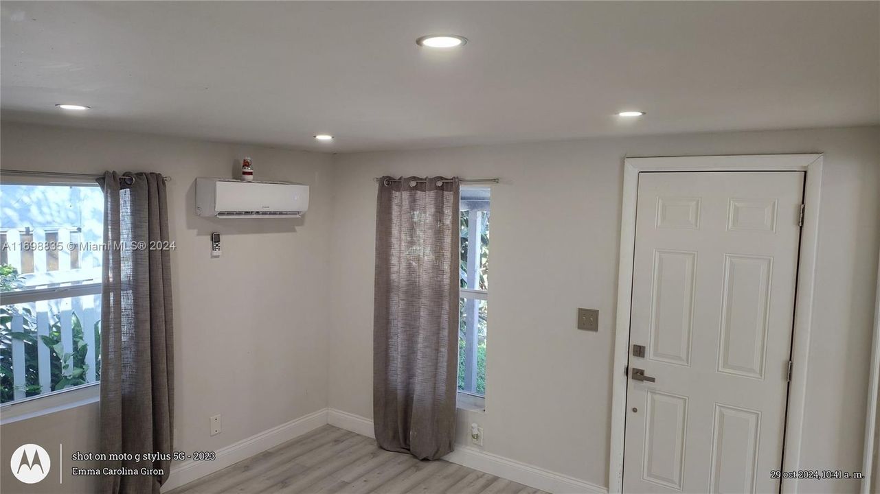 For Rent: $1,950 (2 beds, 1 baths, 586 Square Feet)