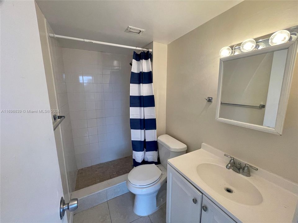 For Rent: $2,250 (2 beds, 2 baths, 1036 Square Feet)