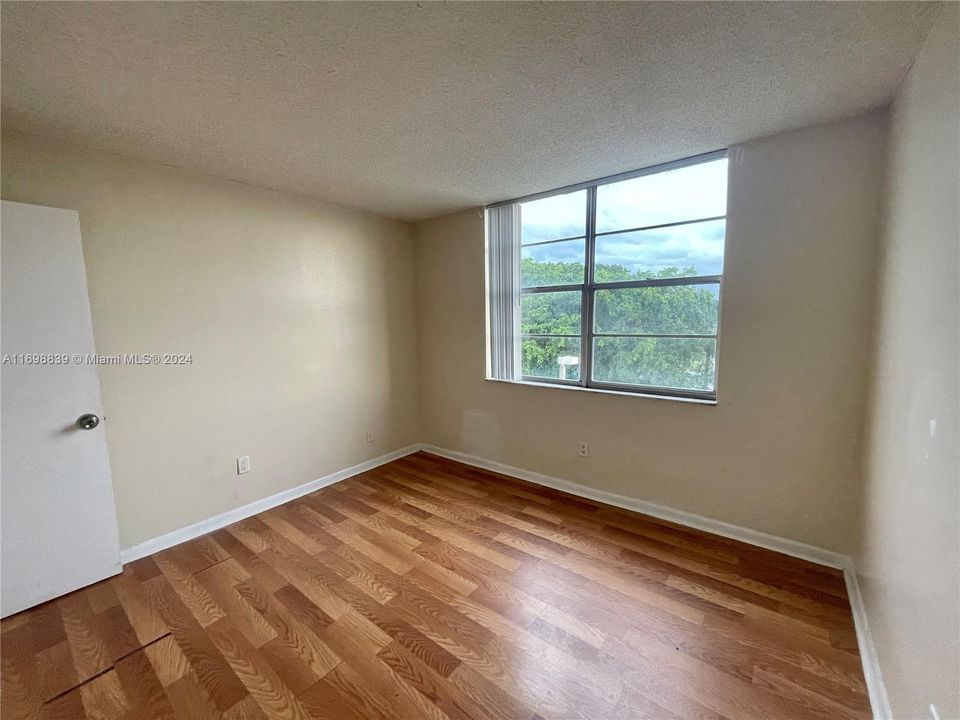 For Rent: $2,250 (2 beds, 2 baths, 1036 Square Feet)