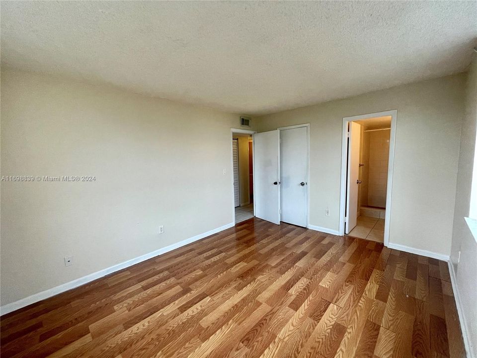 For Rent: $2,250 (2 beds, 2 baths, 1036 Square Feet)