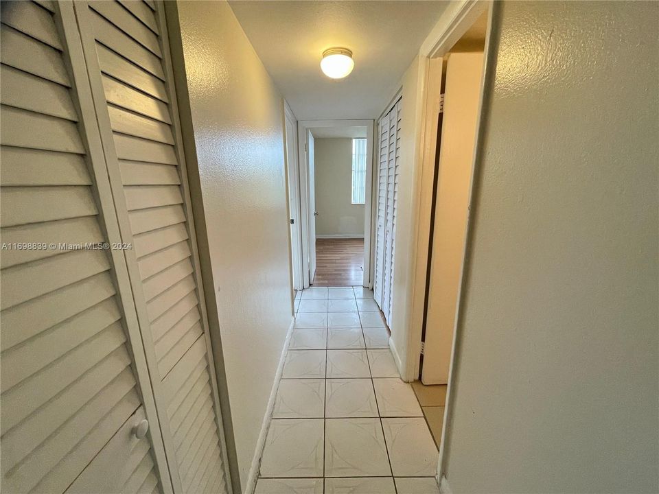 For Rent: $2,250 (2 beds, 2 baths, 1036 Square Feet)