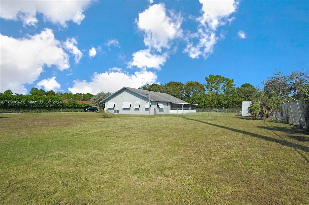 For Sale: $1,500,000 (4 beds, 2 baths, 2330 Square Feet)