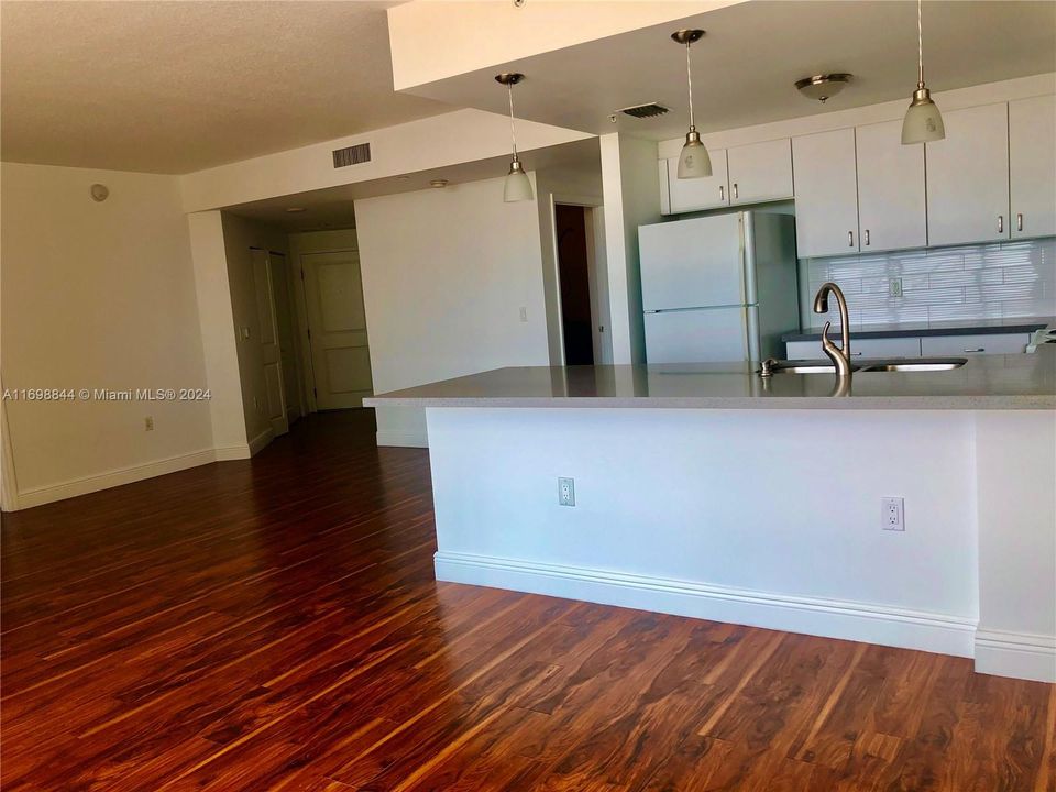 For Rent: $3,600 (2 beds, 2 baths, 1255 Square Feet)