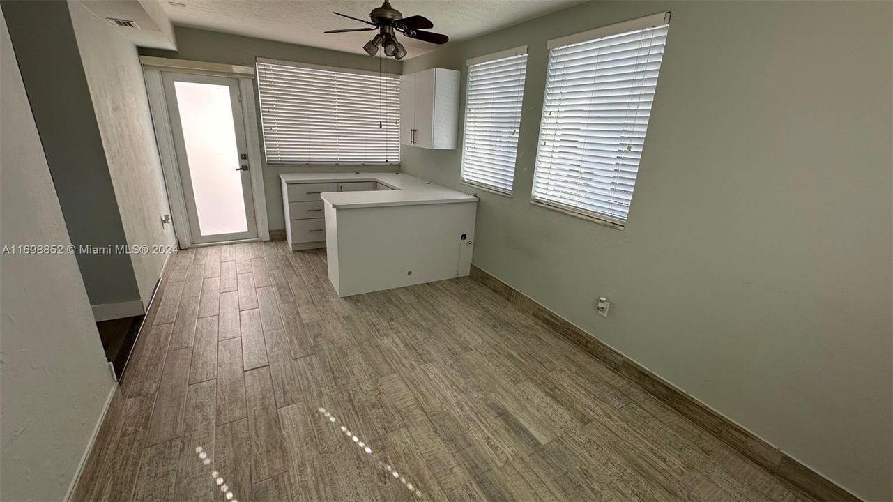 For Rent: $4,800 (2 beds, 2 baths, 1293 Square Feet)