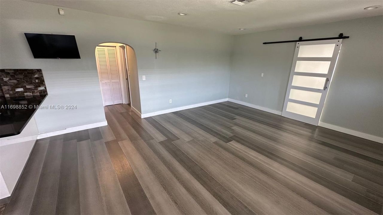 For Rent: $4,800 (2 beds, 2 baths, 1293 Square Feet)