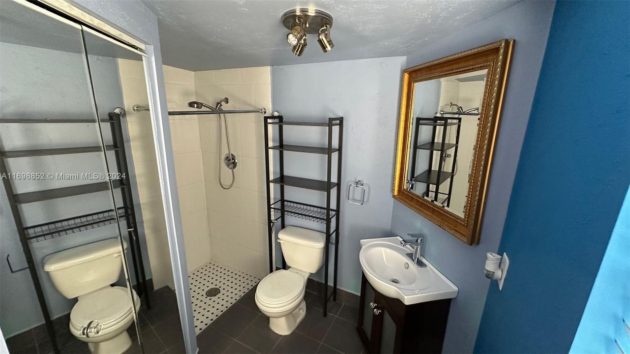 For Rent: $4,800 (2 beds, 2 baths, 1293 Square Feet)