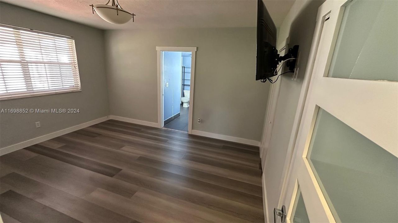 For Rent: $4,800 (2 beds, 2 baths, 1293 Square Feet)